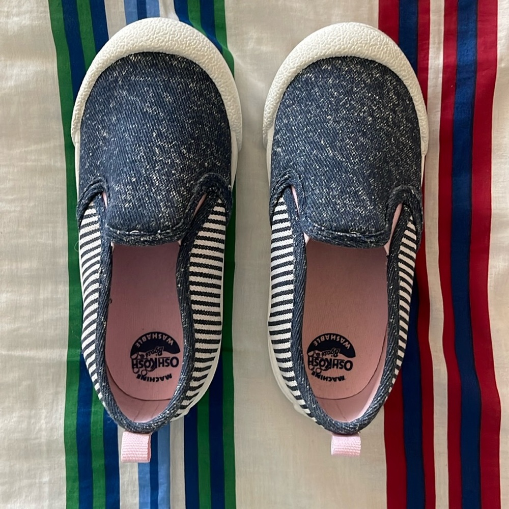Oshkosh shoes. Like new.